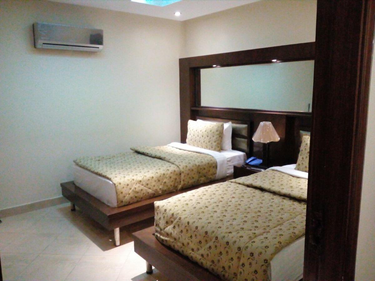 Bling Hotel International Multan Bagian luar foto