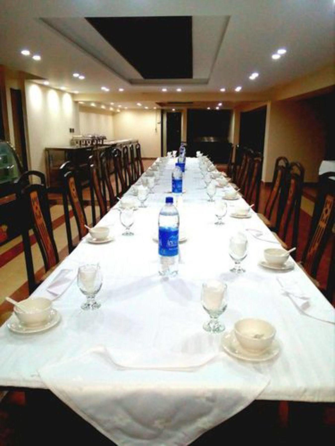 Bling Hotel International Multan Bagian luar foto